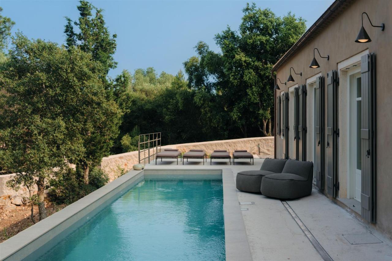 F Topia Villa *