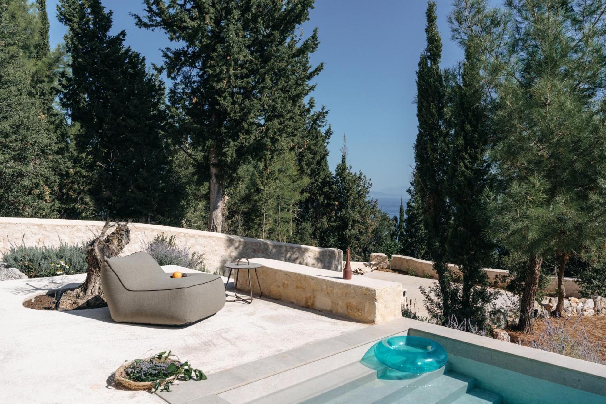 Villa F Topia *